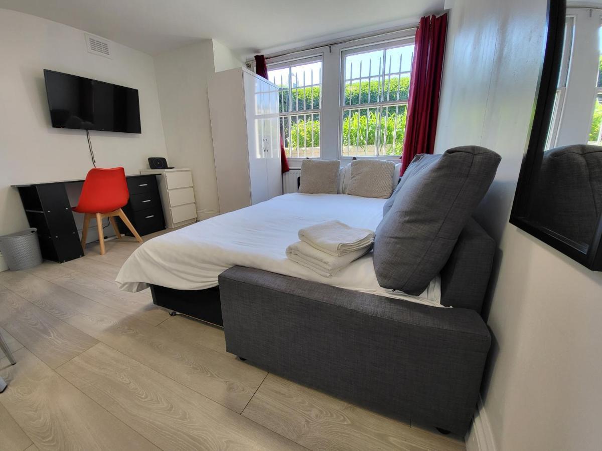 Cosy Apartment By Clapham South Underground! London Exterior photo